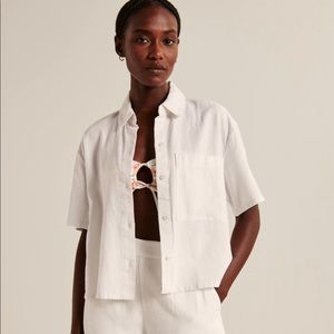 Small: 90s Cropped Linen-Blend Button-Up Shirt